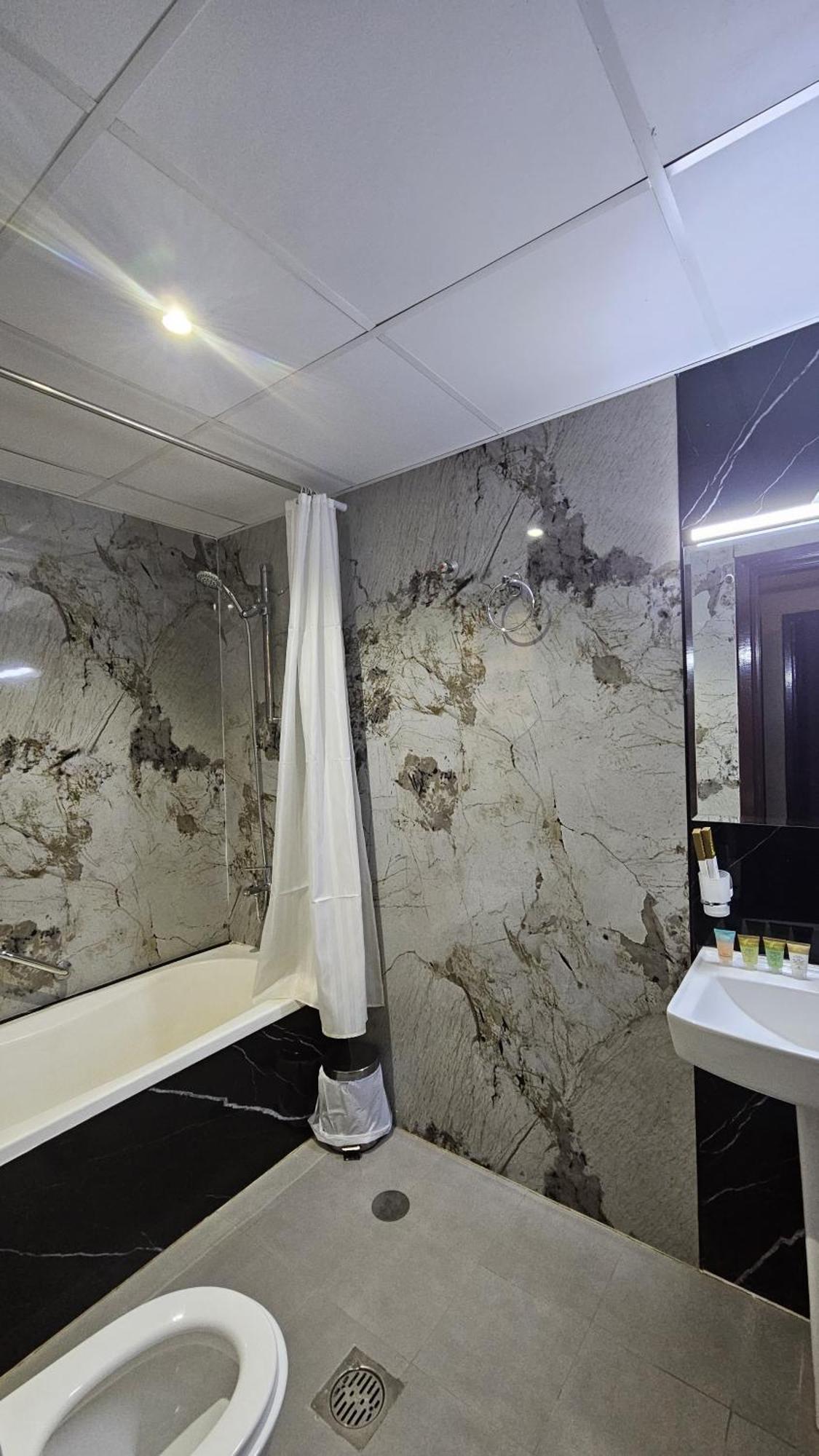 Sea Shore Hotel Apartment Khorfakkan Khor Fakkan Exterior foto